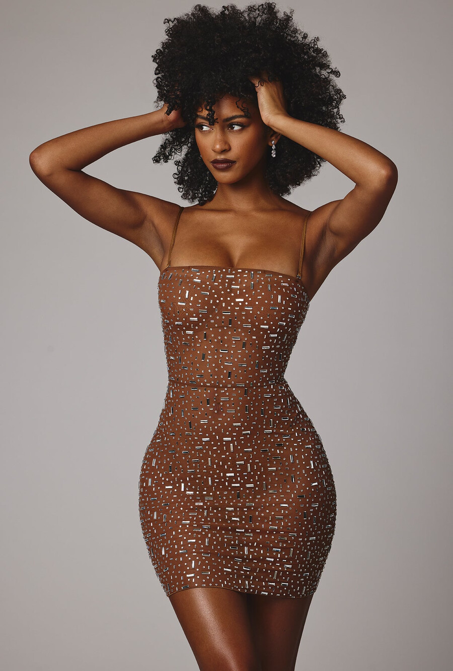 průsvitné zdobené mini šaty bodycon v barvě mocha