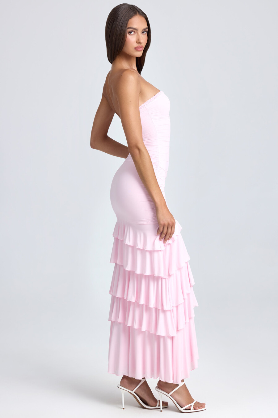 bandeau ruched ruffle-trim maxi šaty v tvářence