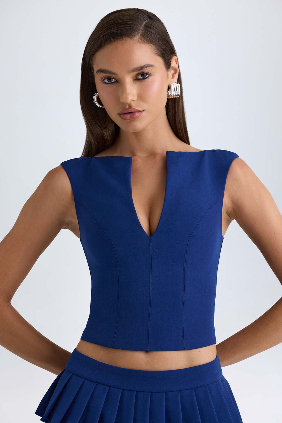 crop top s otevřeným předním dílem v pravé námořnické barvě