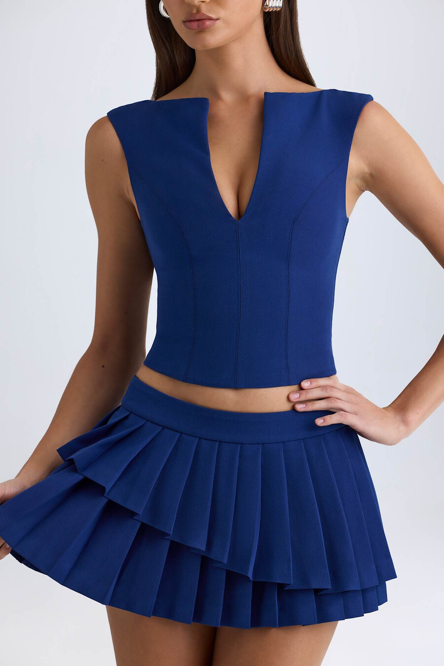 crop top s otevřeným předním dílem v pravé námořnické barvě