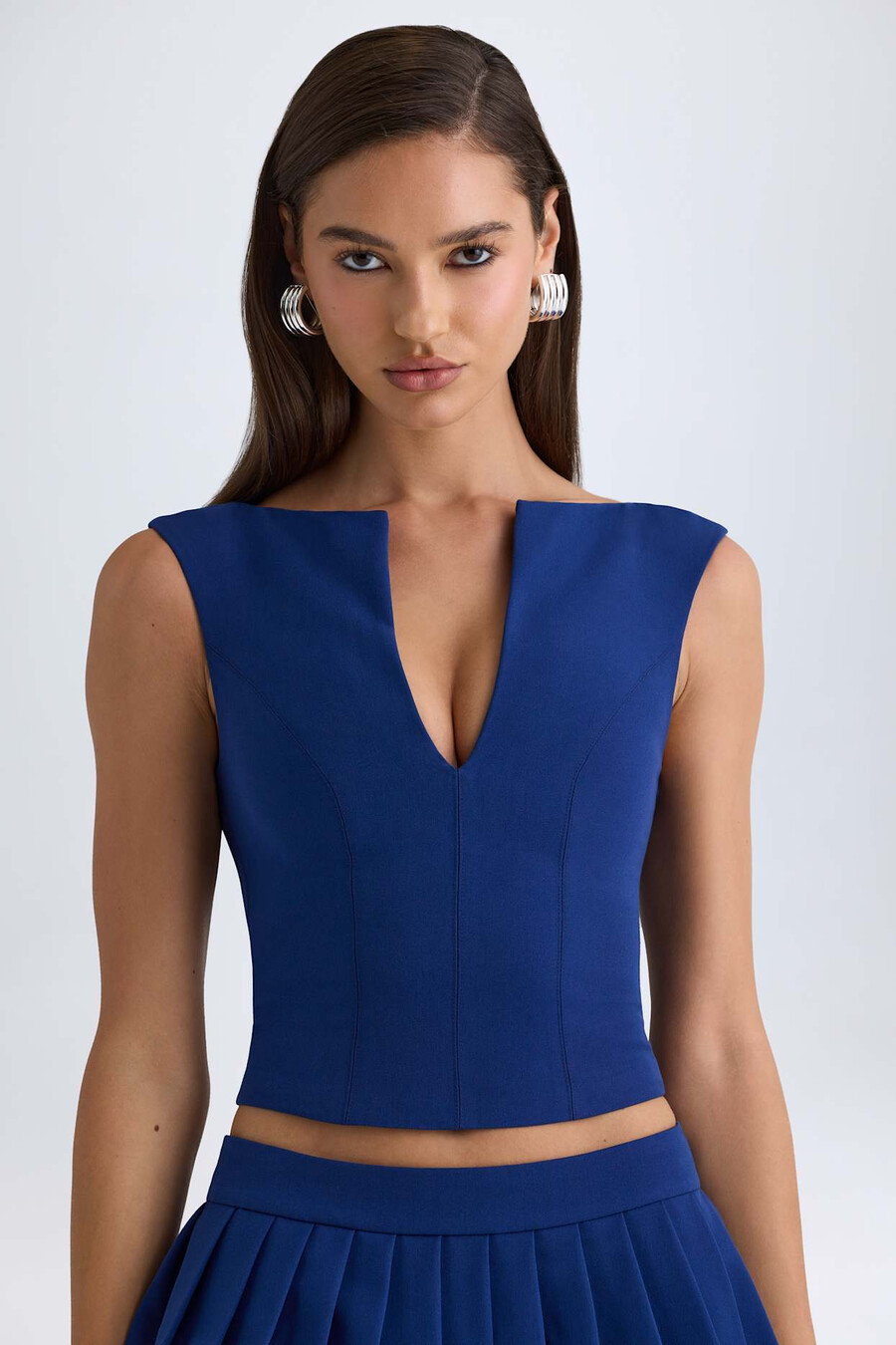 crop top s otevřeným předním dílem v pravé námořnické barvě