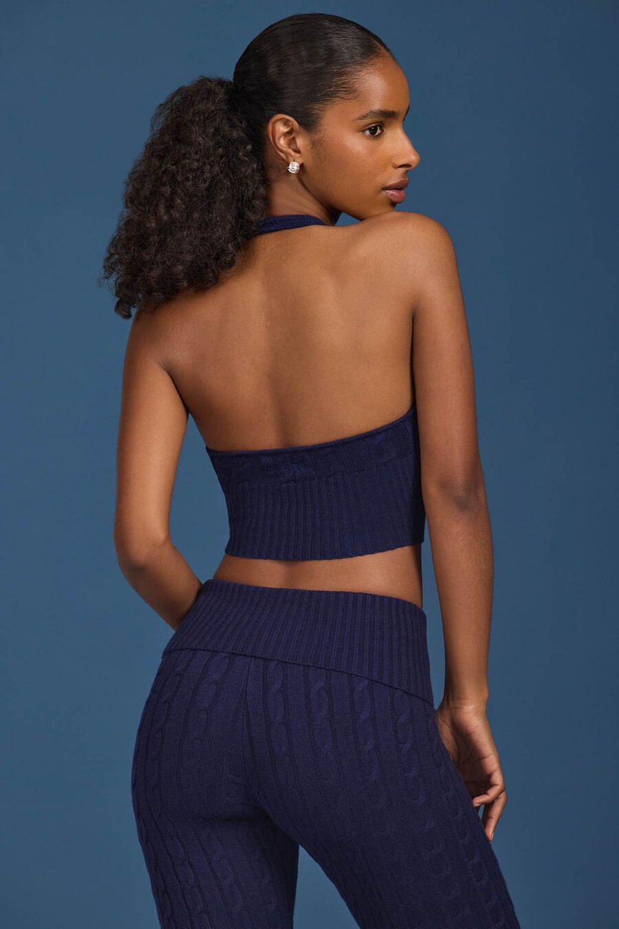 crop top s pleteným výstřihem do v v tmavě modré barvě