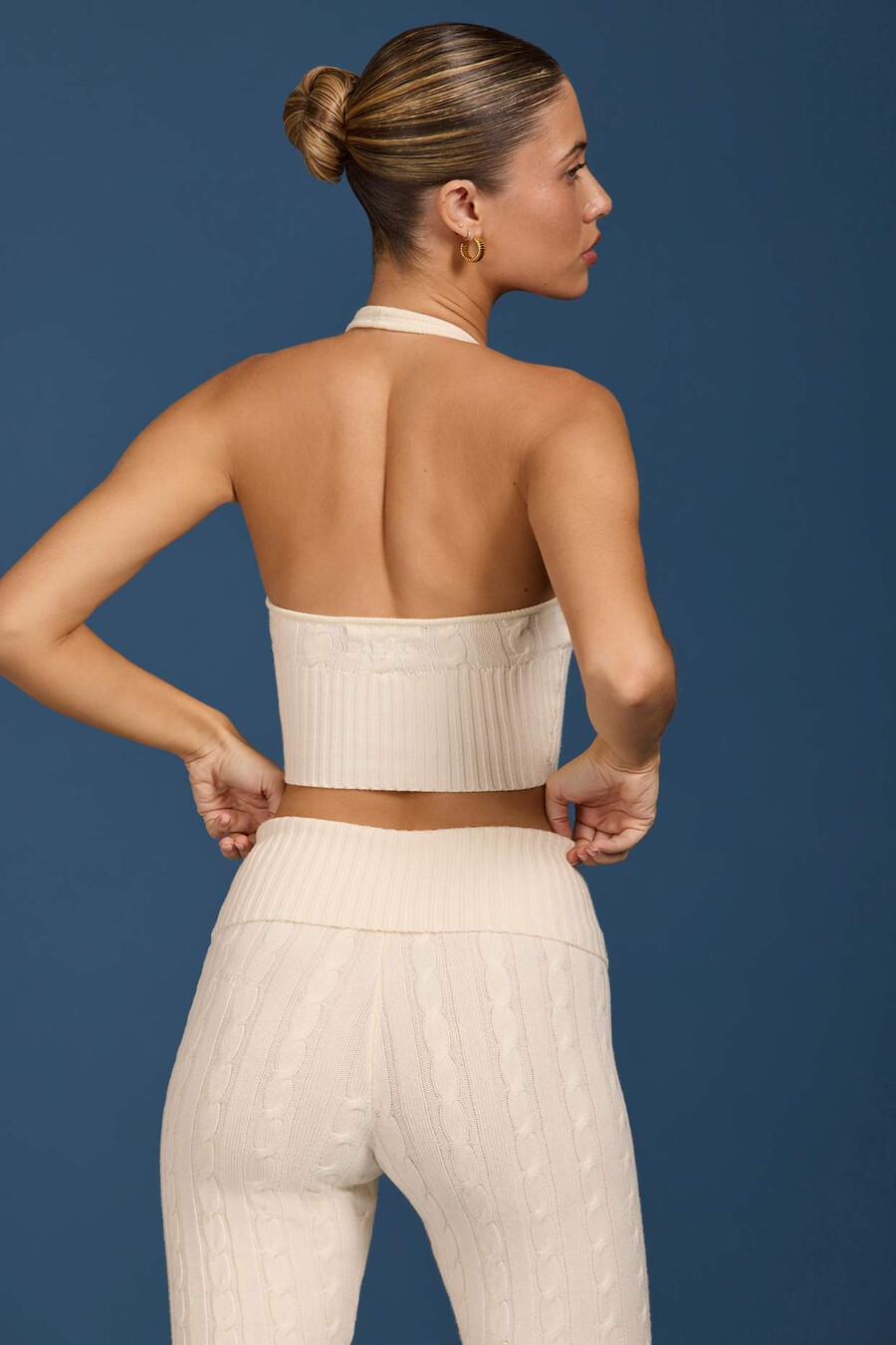 krémový pletený crop top s výstřihem do v