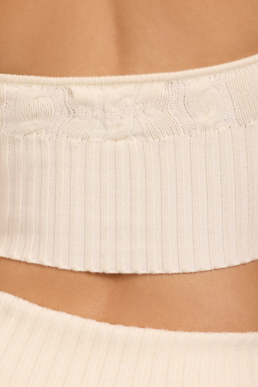 krémový pletený crop top s výstřihem do v