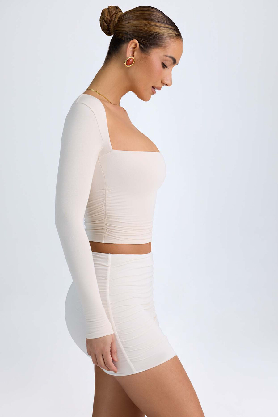 modální halterneck ruched top ze slonoviny