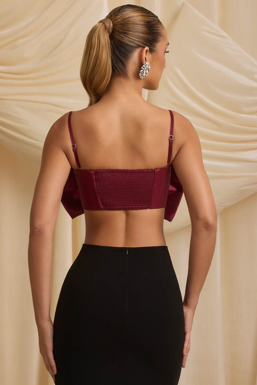 crop top bez ramínek s mašlí ve vínově červené barvě