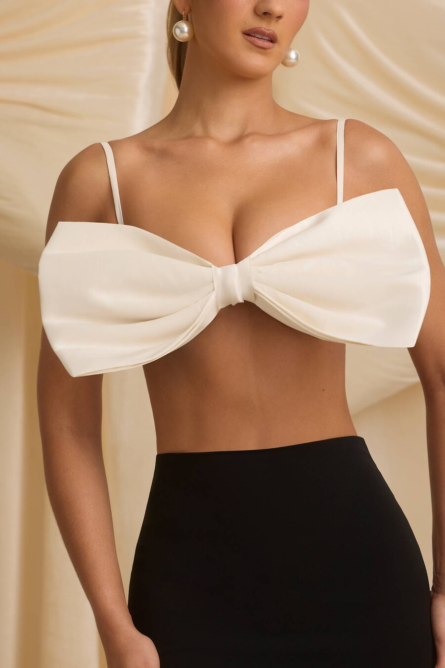 crop top bez ramínek s mašlí v barvě slonové kosti