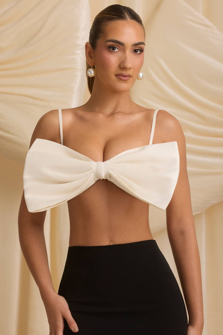 crop top bez ramínek s mašlí v barvě slonové kosti