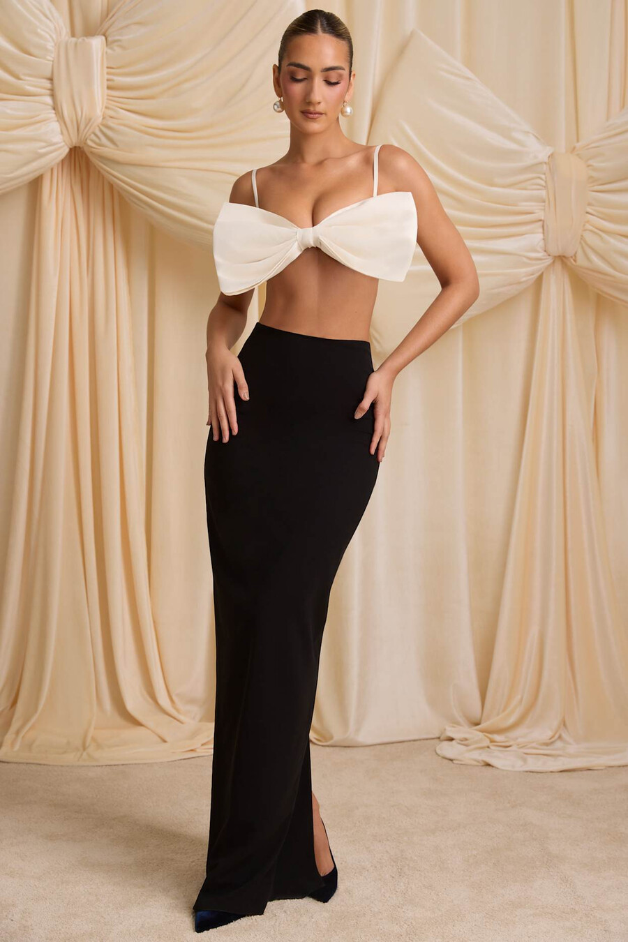 crop top bez ramínek s mašlí v barvě slonové kosti