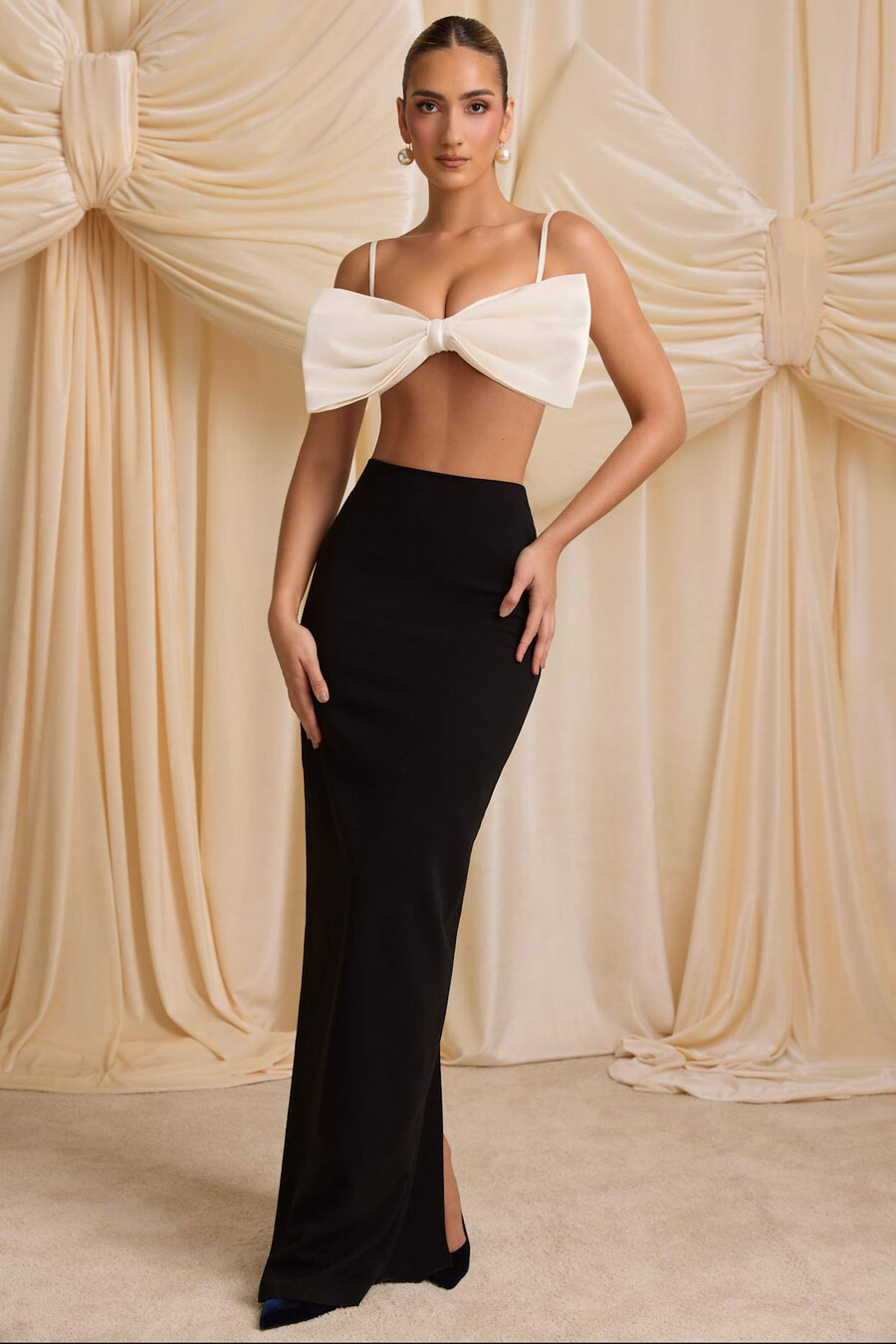 crop top bez ramínek s mašlí v barvě slonové kosti