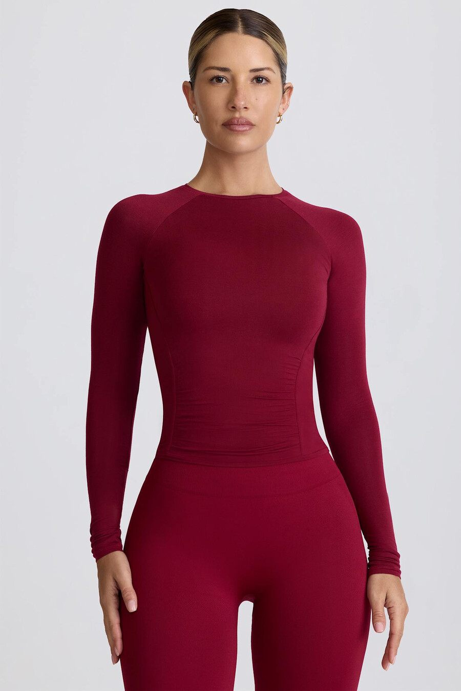 top s dlouhým rukávem z modalu tencel s volány v vínové barvě