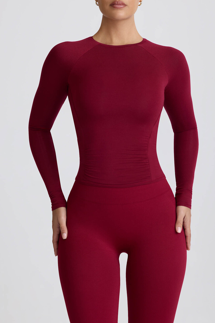 top s dlouhým rukávem z modalu tencel s volány v vínové barvě