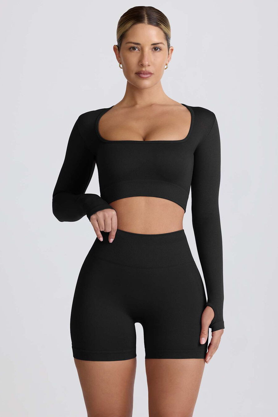 Černý bezešvý crop top s dlouhým rukávem super sculpt