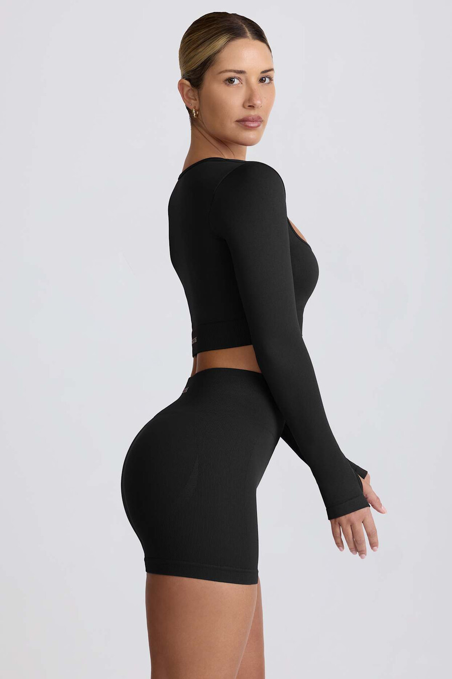 Černý bezešvý crop top s dlouhým rukávem super sculpt