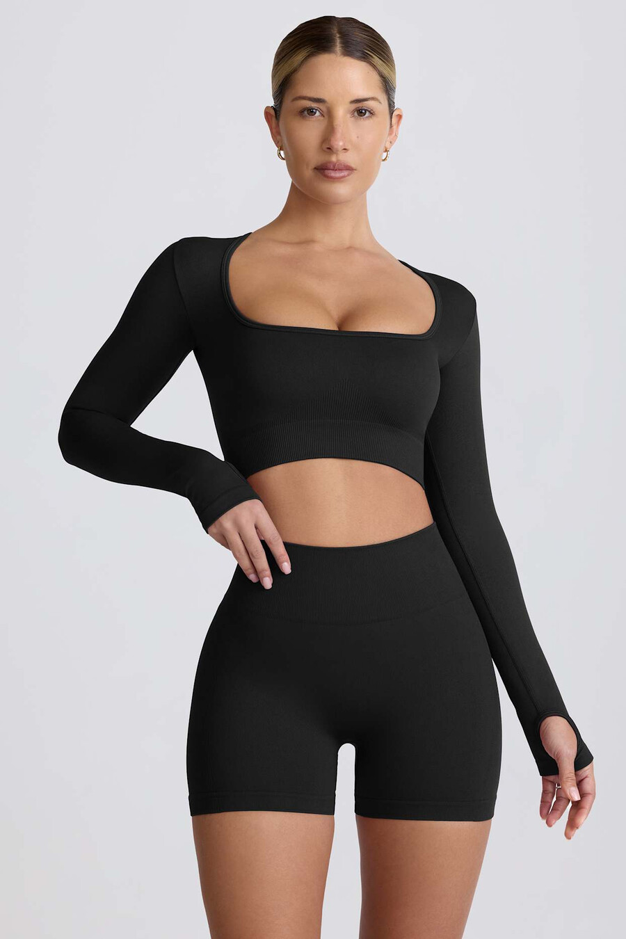 Černý bezešvý crop top s dlouhým rukávem super sculpt