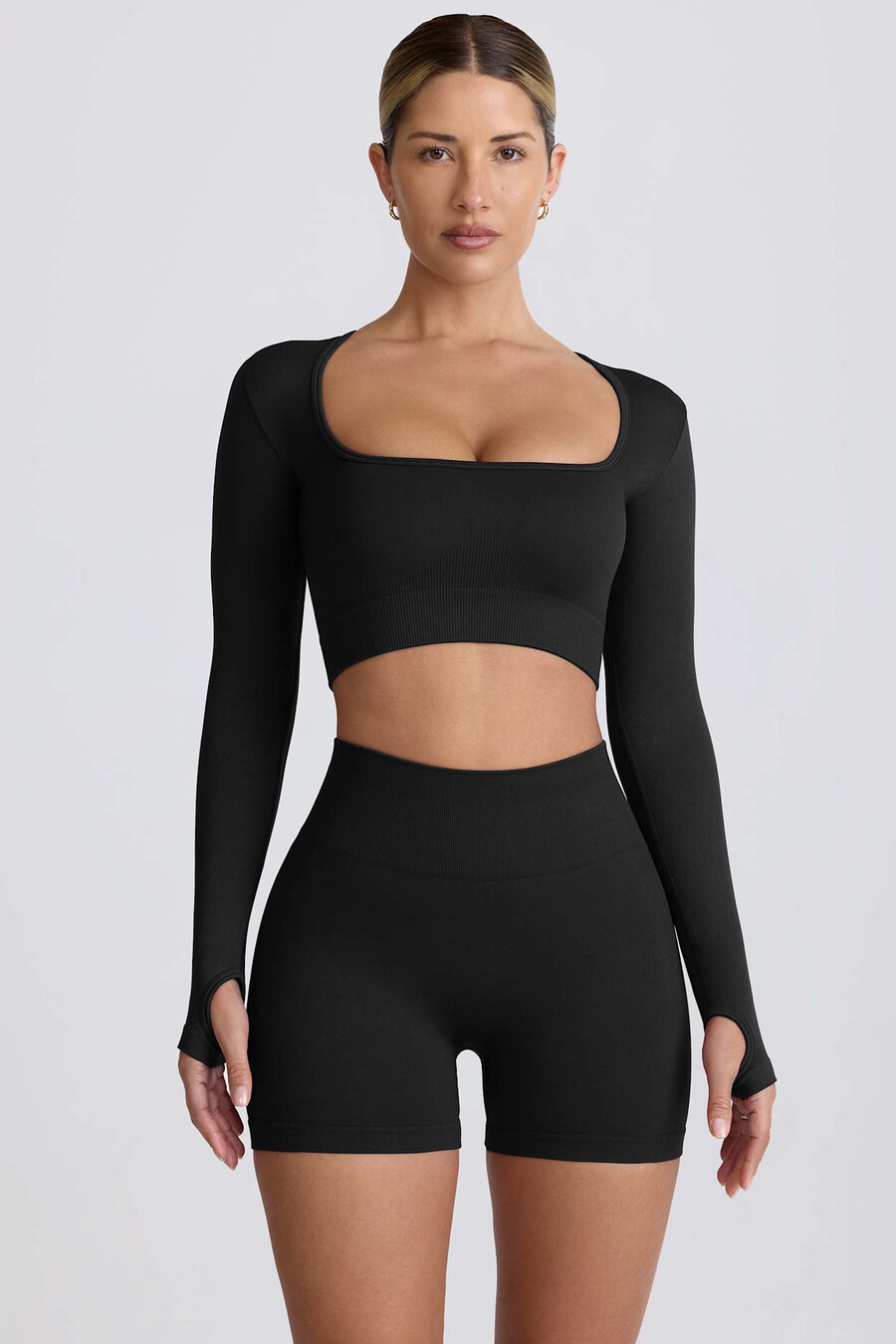 Černý bezešvý crop top s dlouhým rukávem super sculpt