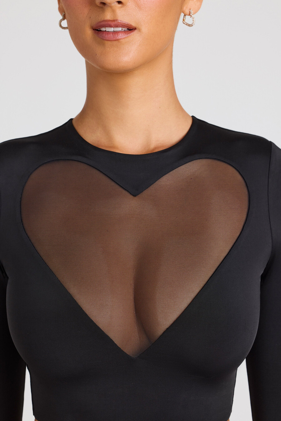 průsvitný panelový crop top s dlouhým rukávem v černé barvě
