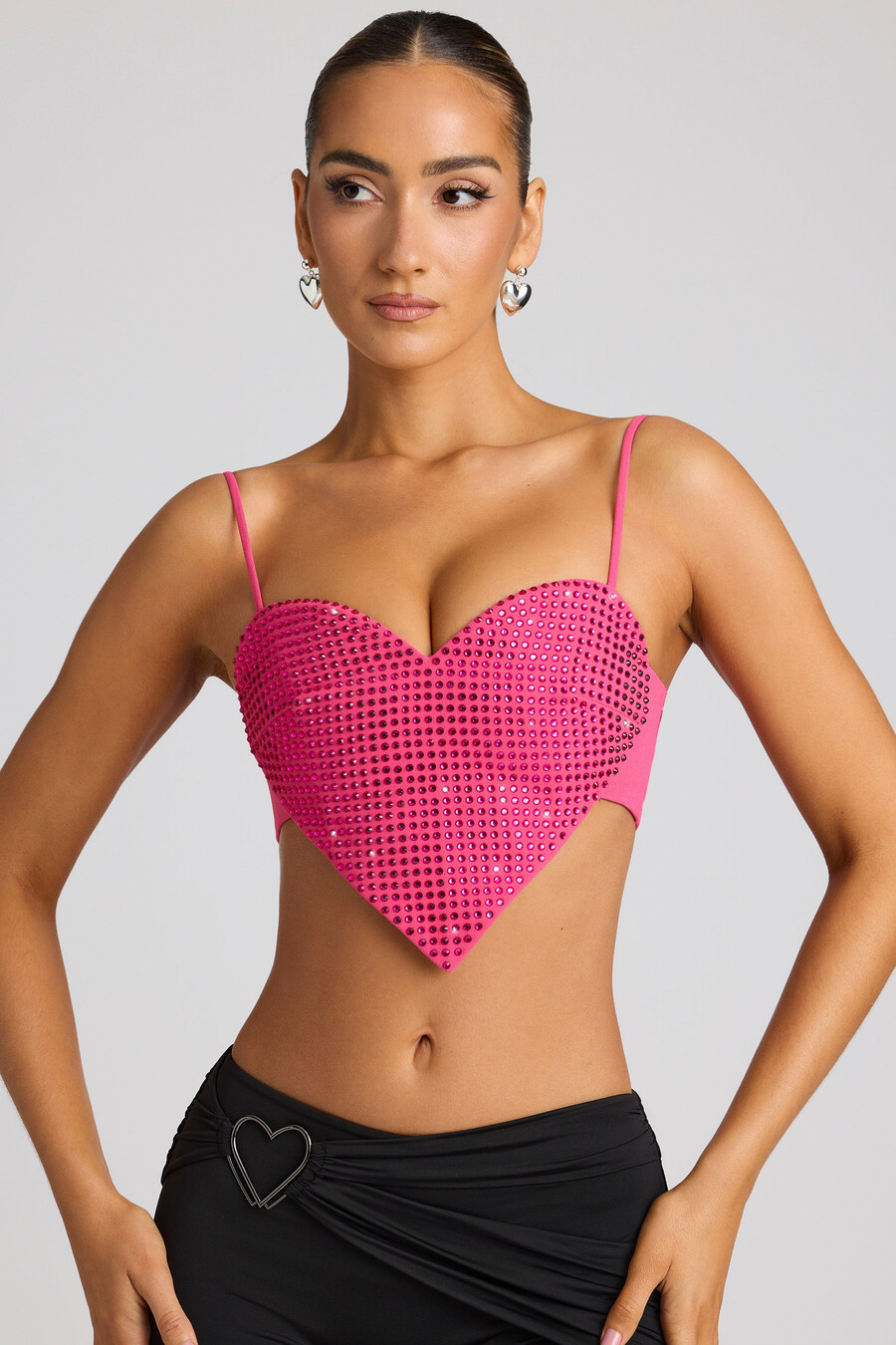 zdobený crop top se srdíčky v purpurové barvě