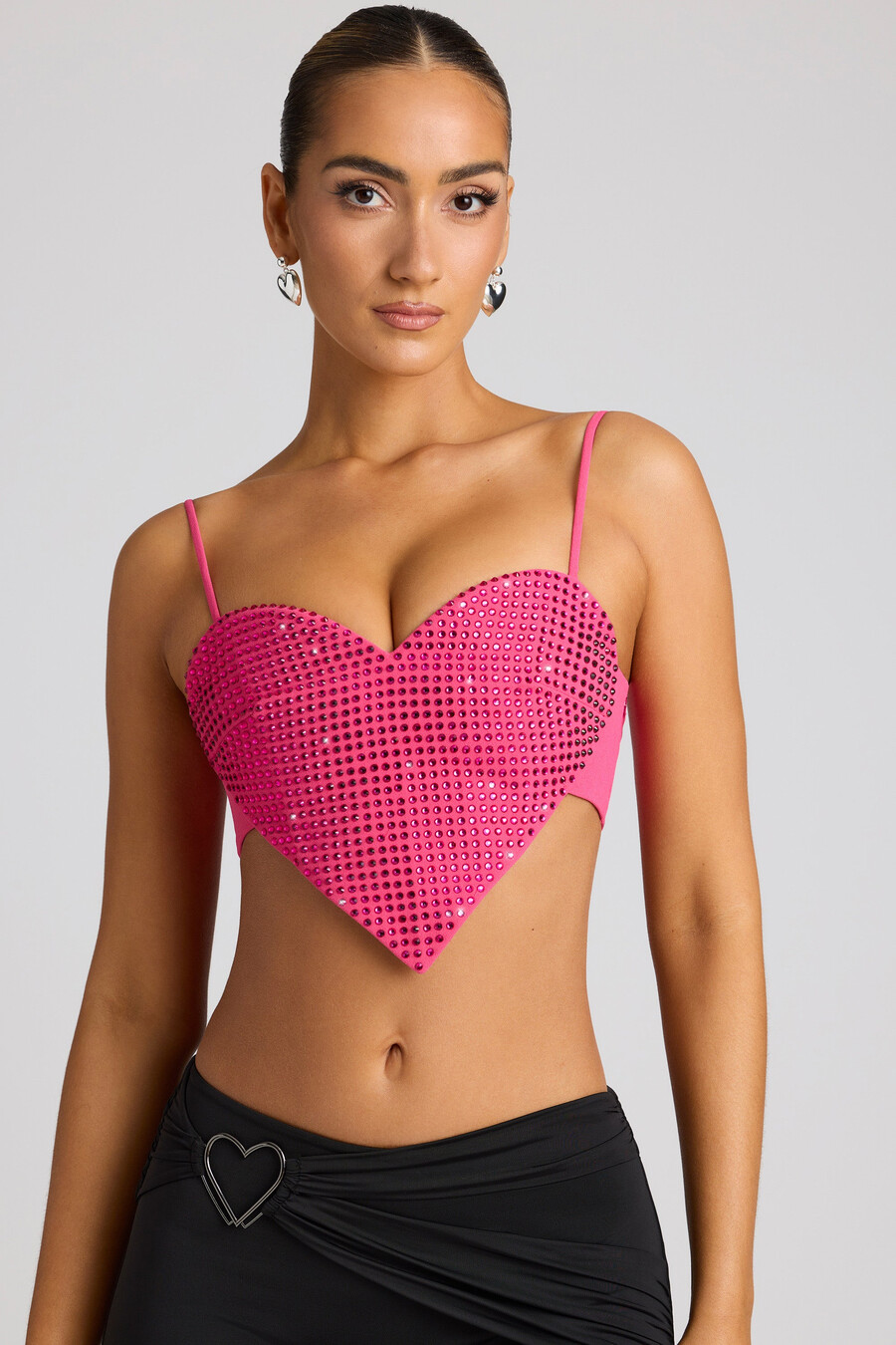 zdobený crop top se srdíčky v purpurové barvě