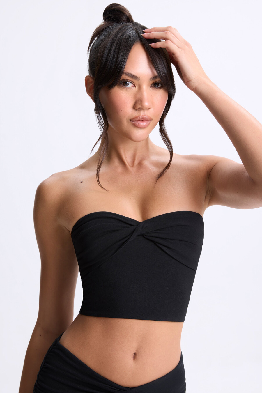 Černý bandeau top s otočným předním dílem