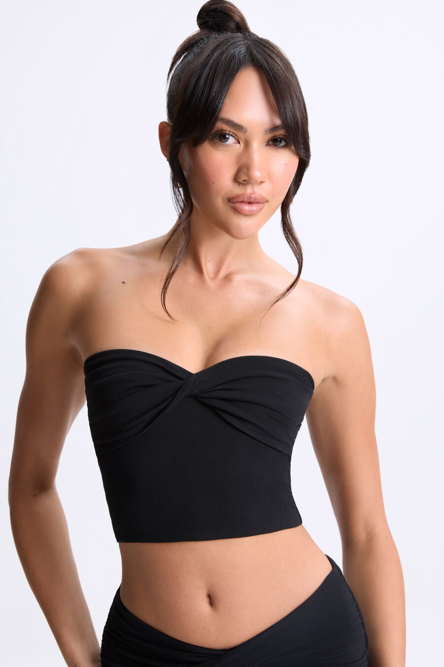 Černý bandeau top s otočným předním dílem