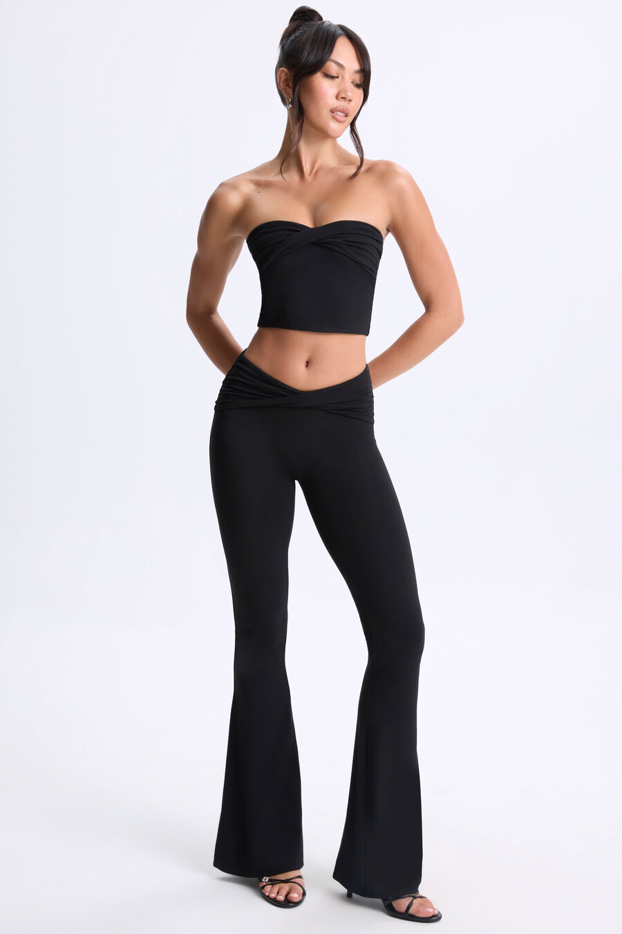 Černý bandeau top s otočným předním dílem