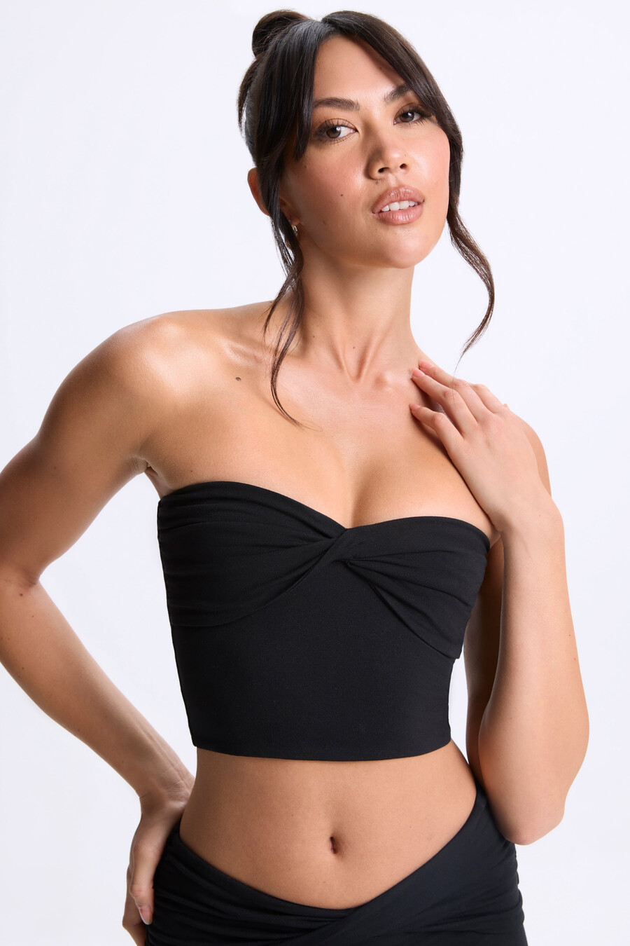Černý bandeau top s otočným předním dílem
