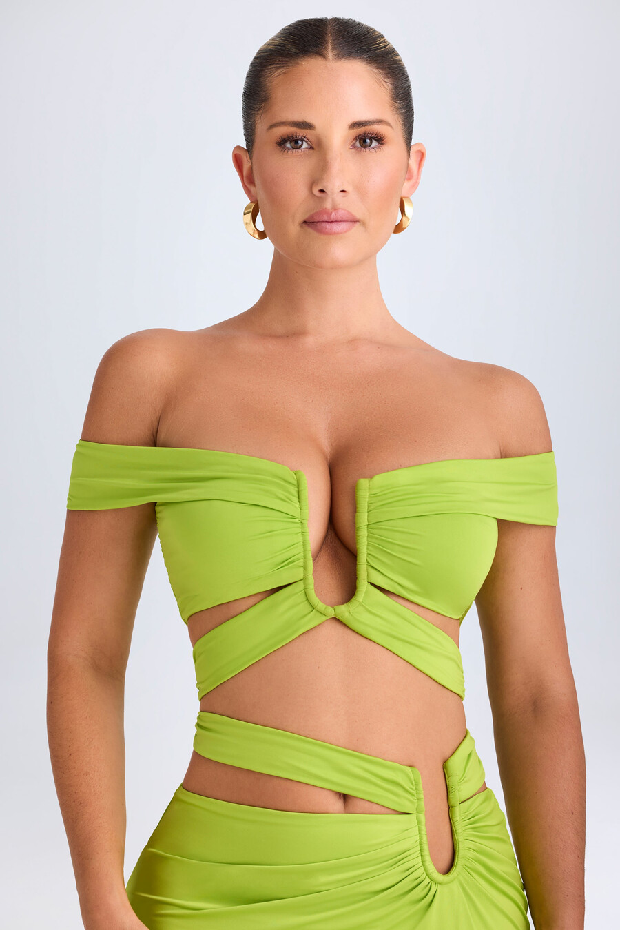 výstřihový crop top s odhalenými rameny v limetkově zelené barvě